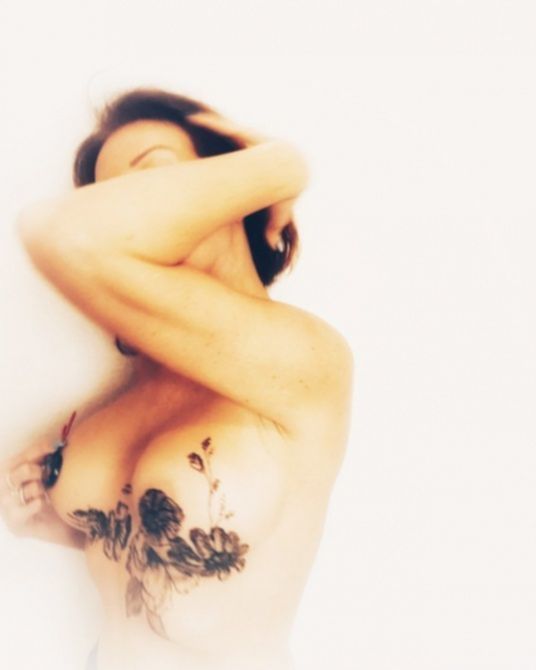 Наталья Штурм с голой грудью в Instagram