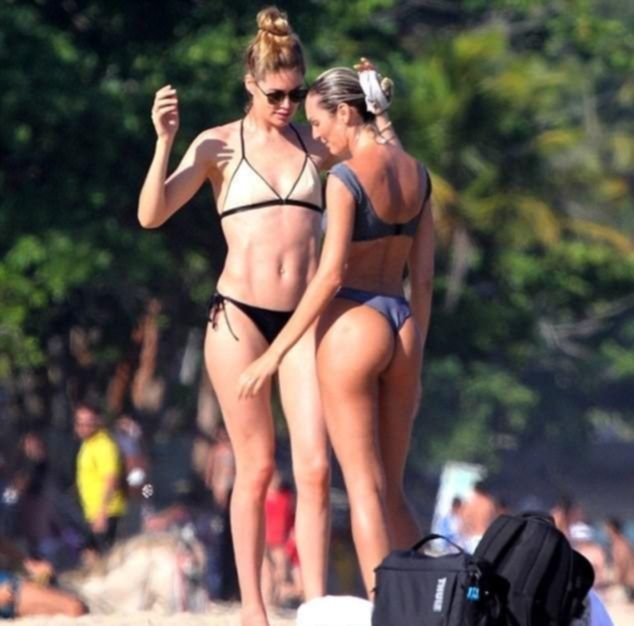 Красотки Victoria's Secret's превзошли всех на пляже в Бразилии