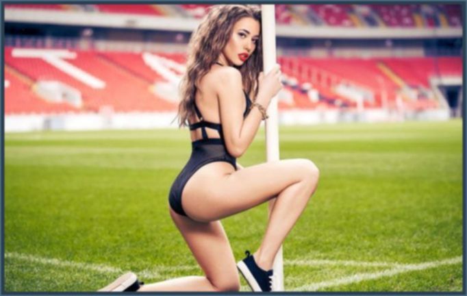 Футбольная команда Playboy - 11 сексуальных красоток