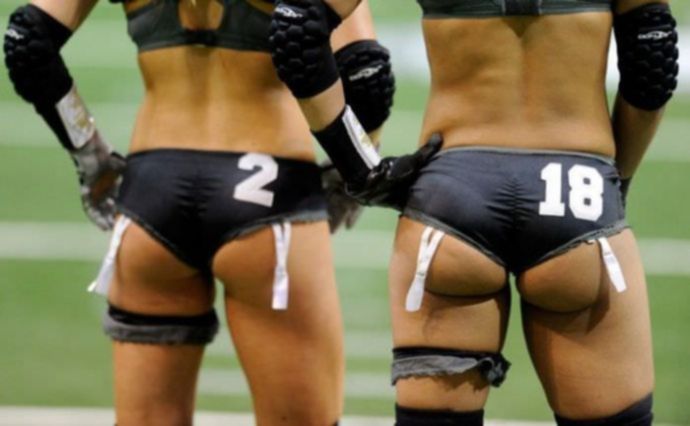 Американский футбол с упругими задницами (15 фото)